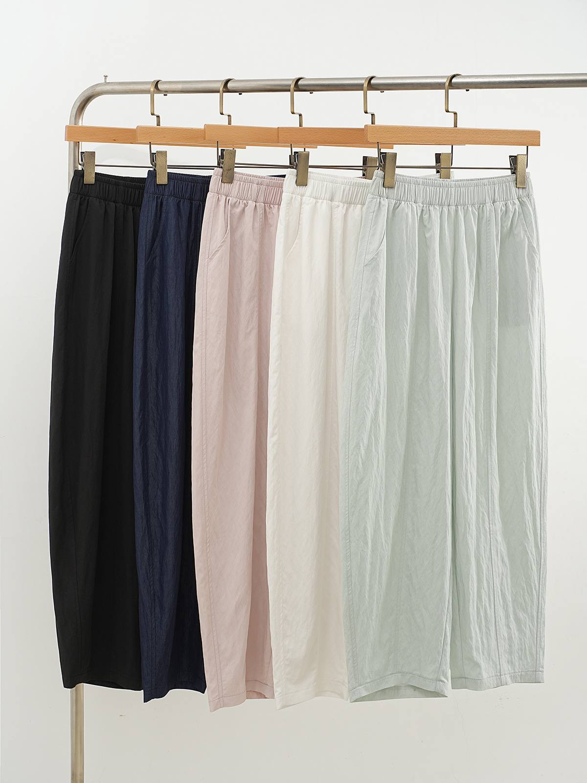 Tencel Lyocell Cargo Pants — Lightweight Cropped Relaxed Fit