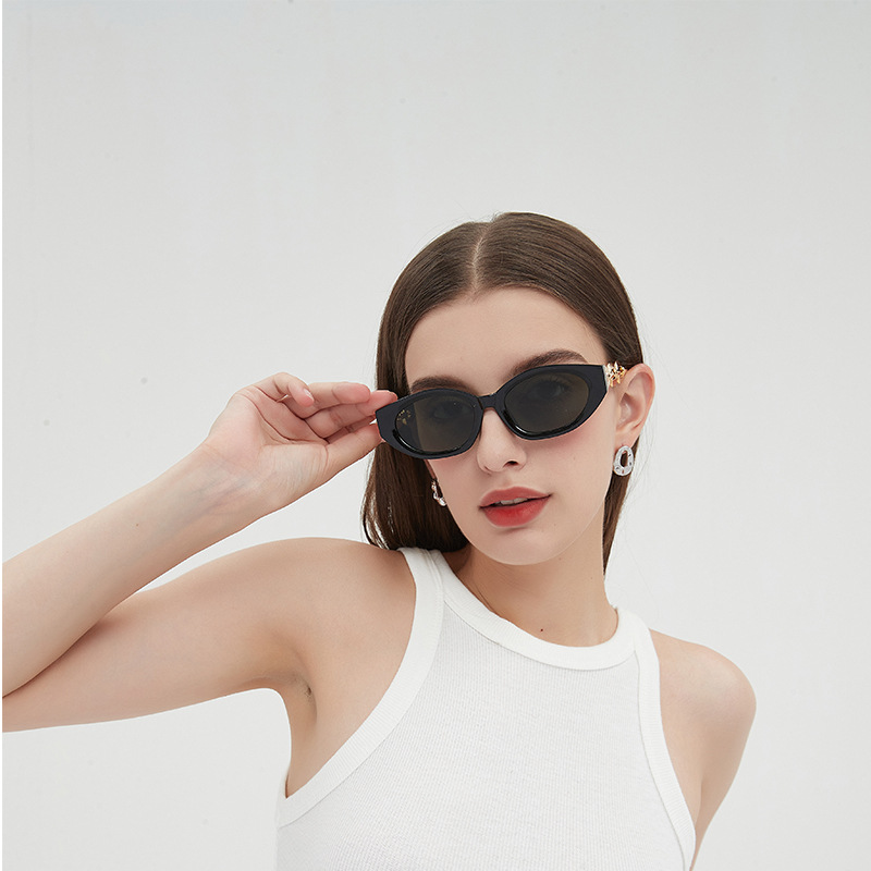 Retro Cat-Eye Sunglasses UV400 Triangle Frame