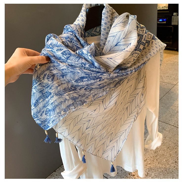 Elegant Feather Pattern Cotton Scarf Vintage Square Bandana