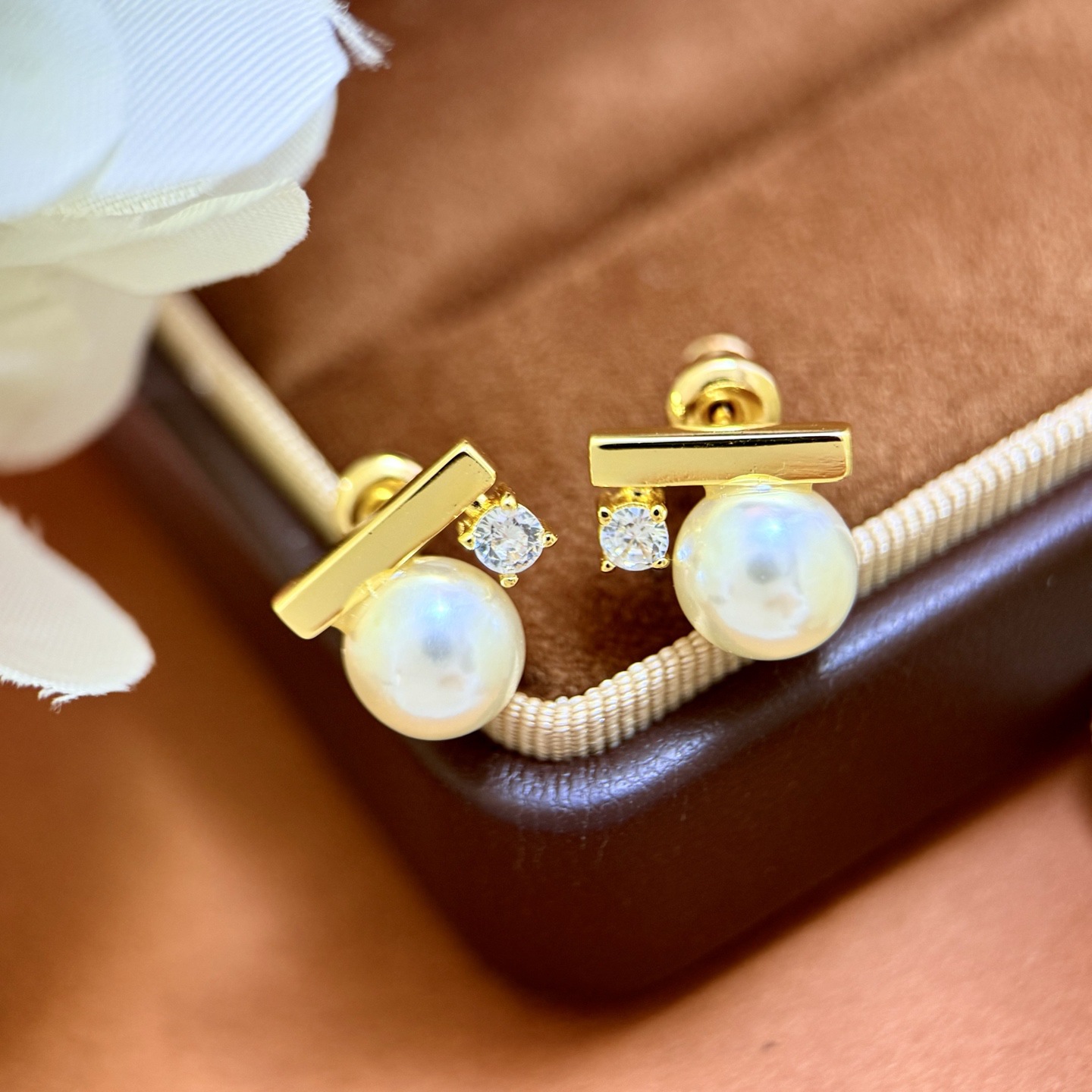 Elegant Pearl Zircon Necklace Bracelet Earrings Jewelry Set