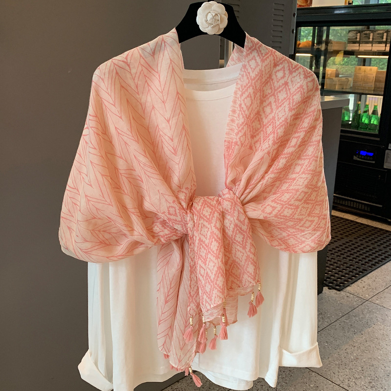 Elegant Feather Pattern Cotton Scarf Vintage Square Bandana