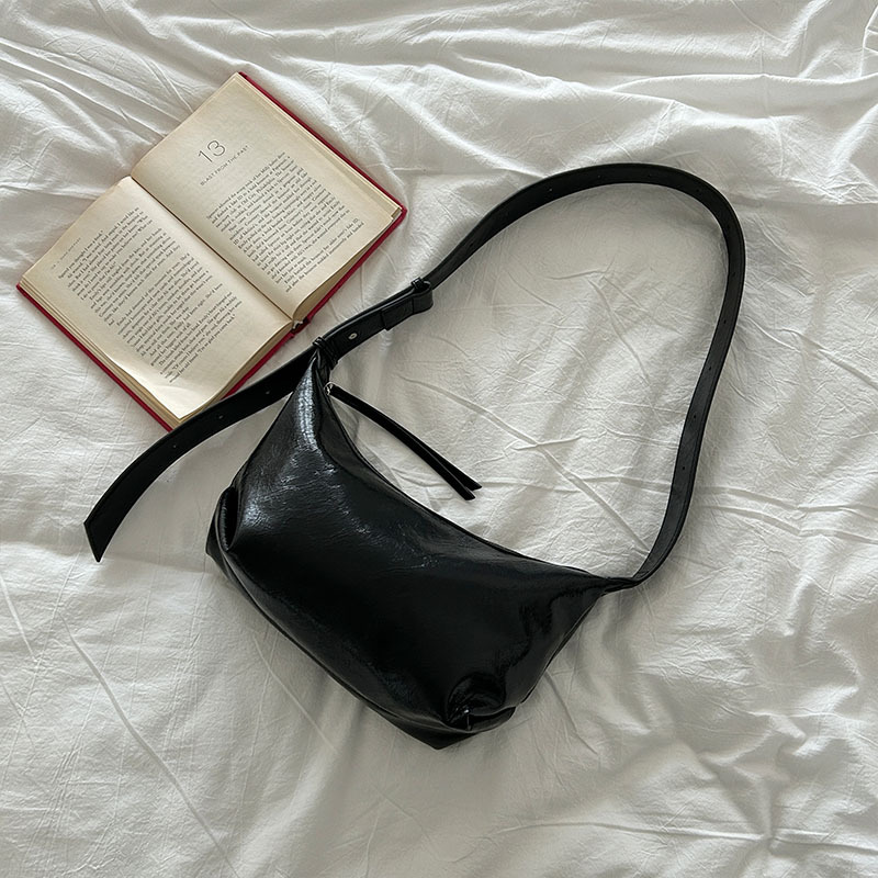 Minimalist Dumpling Crossbody Bag Lightweight Shoulder Purse