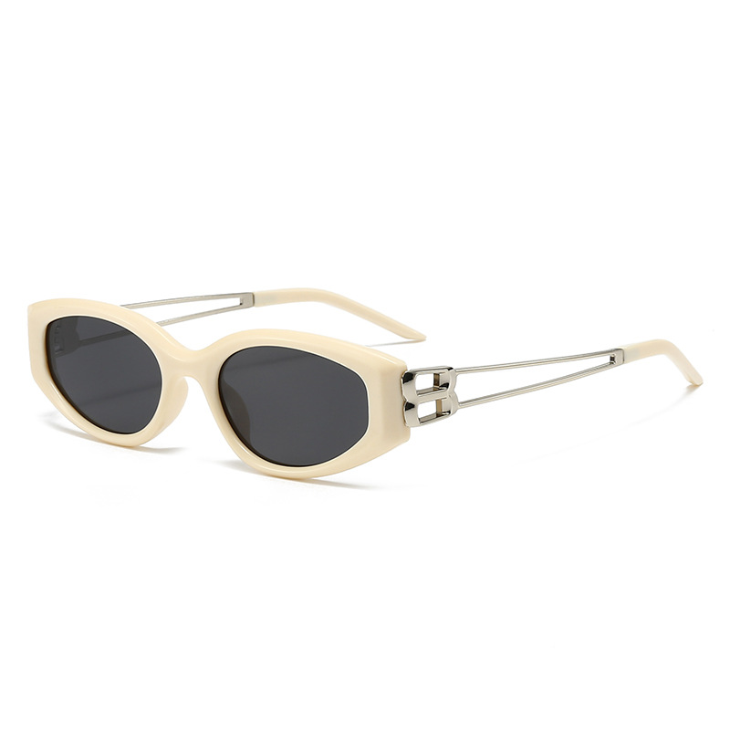 Retro Cat-Eye Sunglasses UV400 — Pearl Frame Vintage