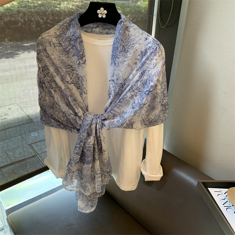 Elegant Feather Pattern Cotton Scarf Vintage Square Bandana