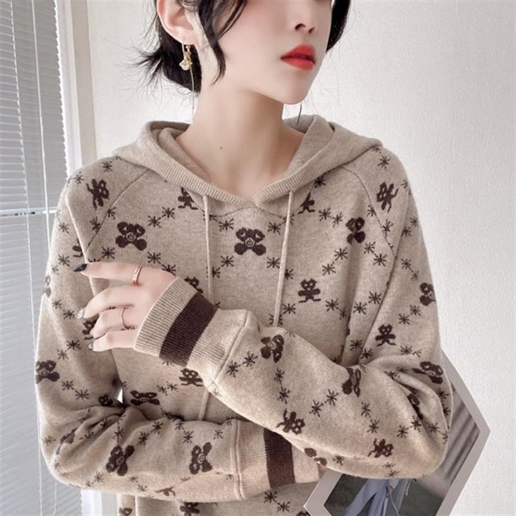 Women's Hoodie — bear print, cozy knit, relaxed fit - image 2