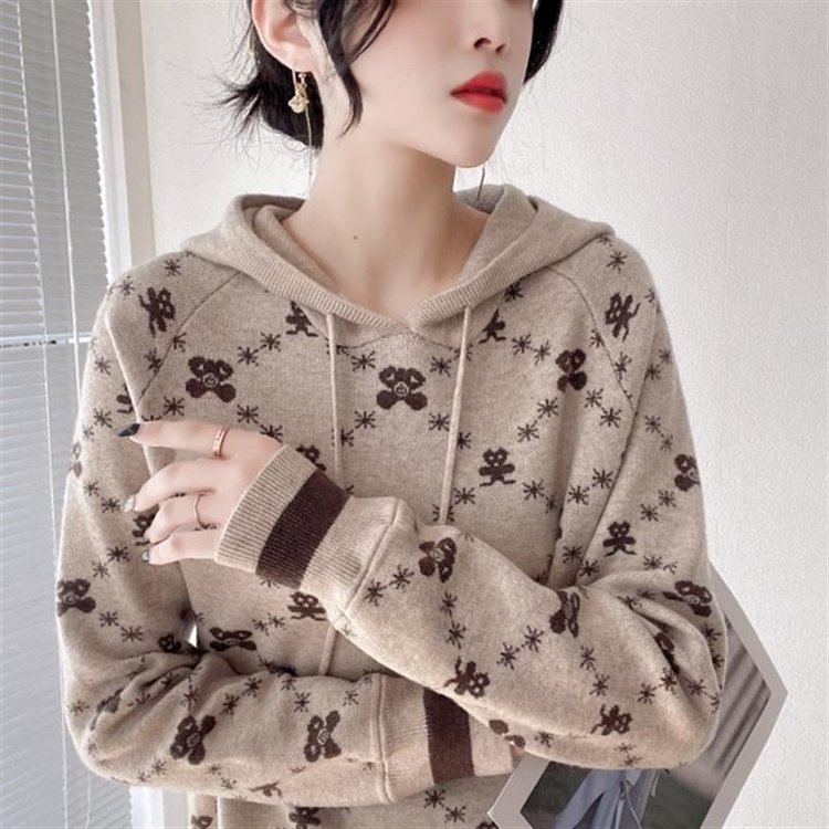Women's Hoodie — bear print, cozy knit, relaxed fit - image 4